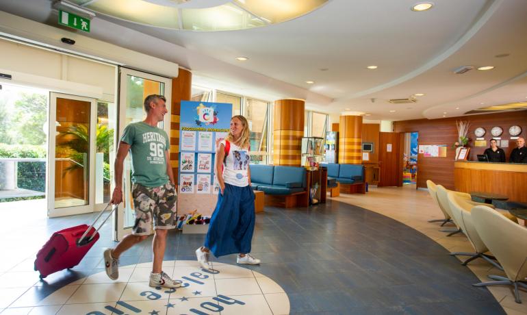 palacelidohotel it offerta-per-coppie-hotel-lido-di-savio-direttamente-sul-mare 004