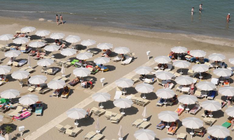 palacelidohotel it offerta-fine-agosto-low-cost-in-family-hotel-con-piscina-a-lido-di-savio 005